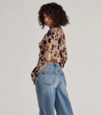 Charming Flocked Floral Mesh Long Sleeve Corset Top - Image 2