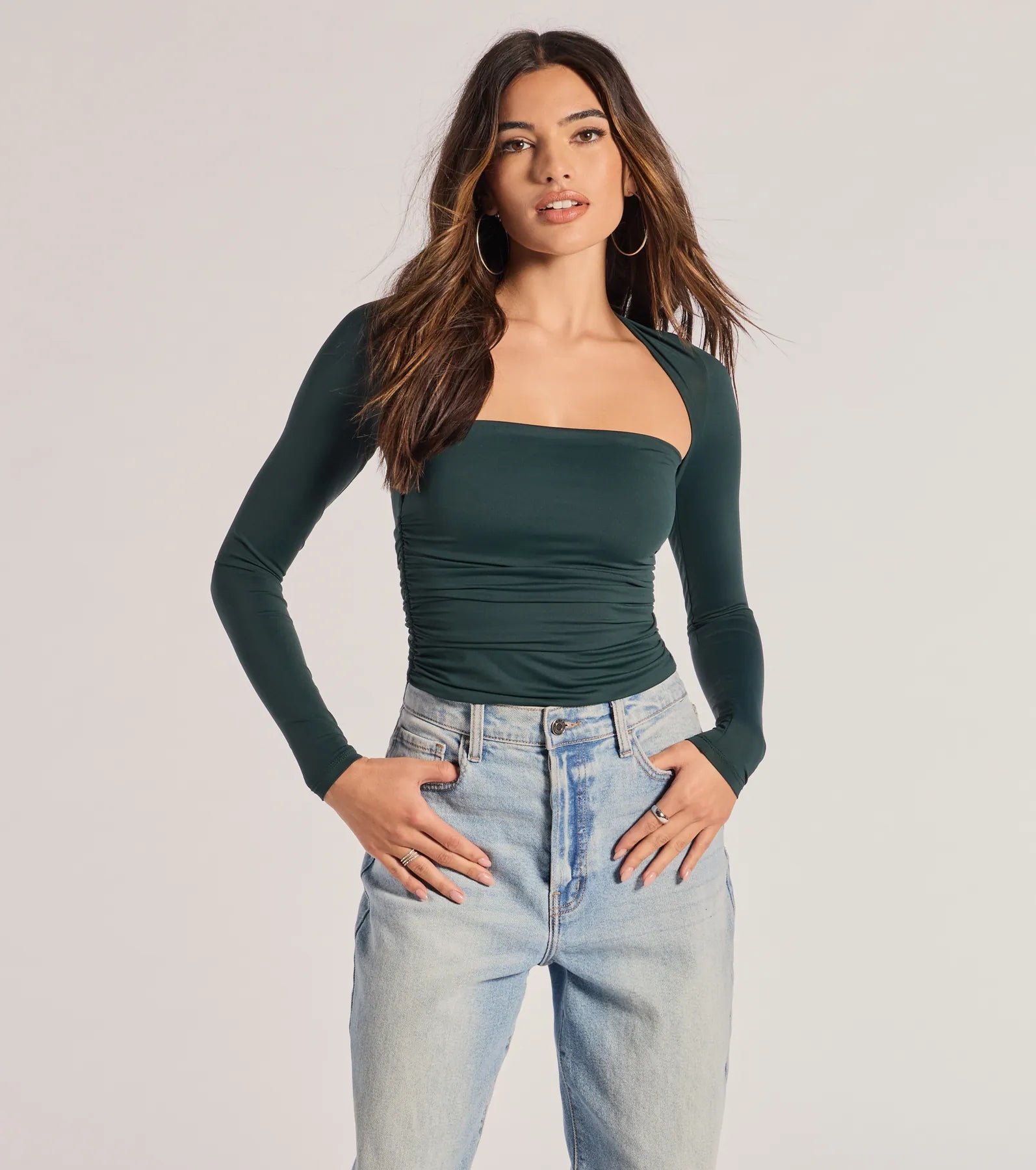 06001-5569_1_HUNTER_EffortlesslyChicLongSleeveRuchedTop_a9102bbd-039c-4654-9a11-9902bf4ac9a0 Effortlessly Chic Long Sleeve Ruched Top - Image 1