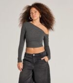 Effortlessly Chic One-Shoulder Ribbed Crop Top - Image 5